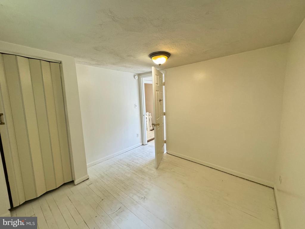 1005 MANNING DR