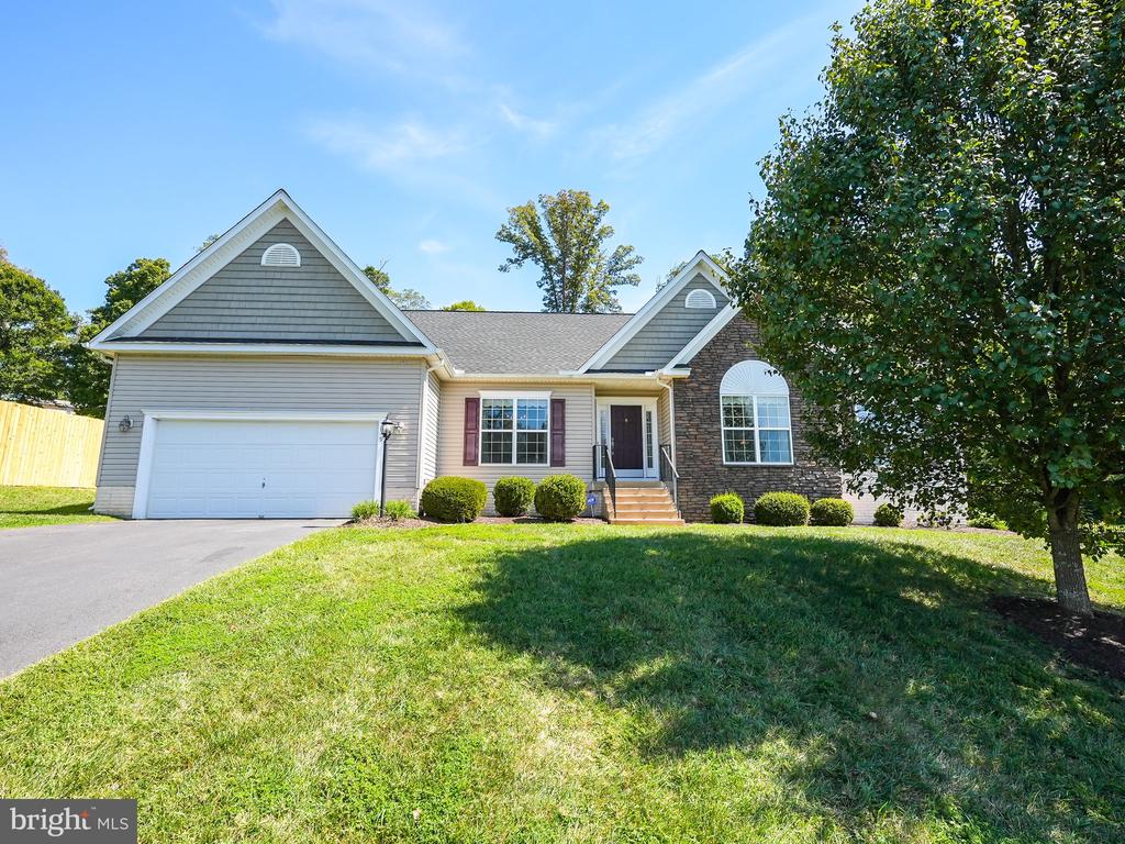 19 Towering Oaks Dr