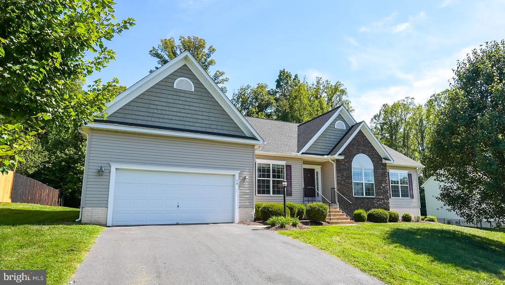 19 Towering Oaks Dr