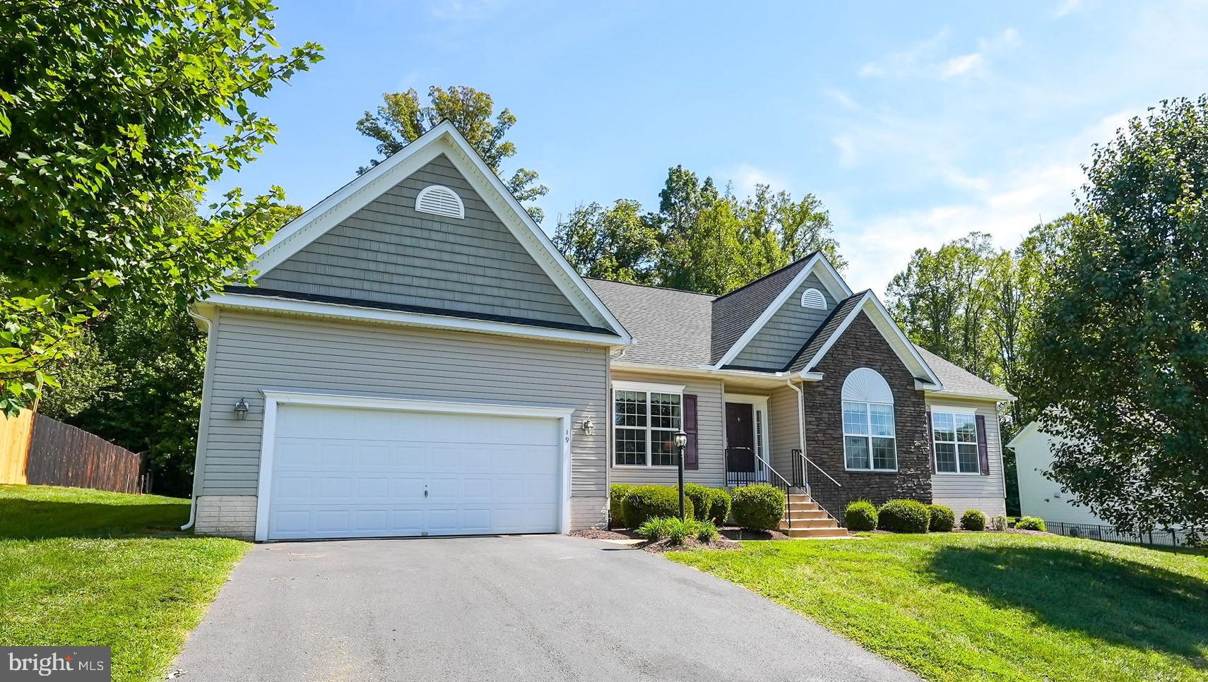 19 Towering Oaks Dr