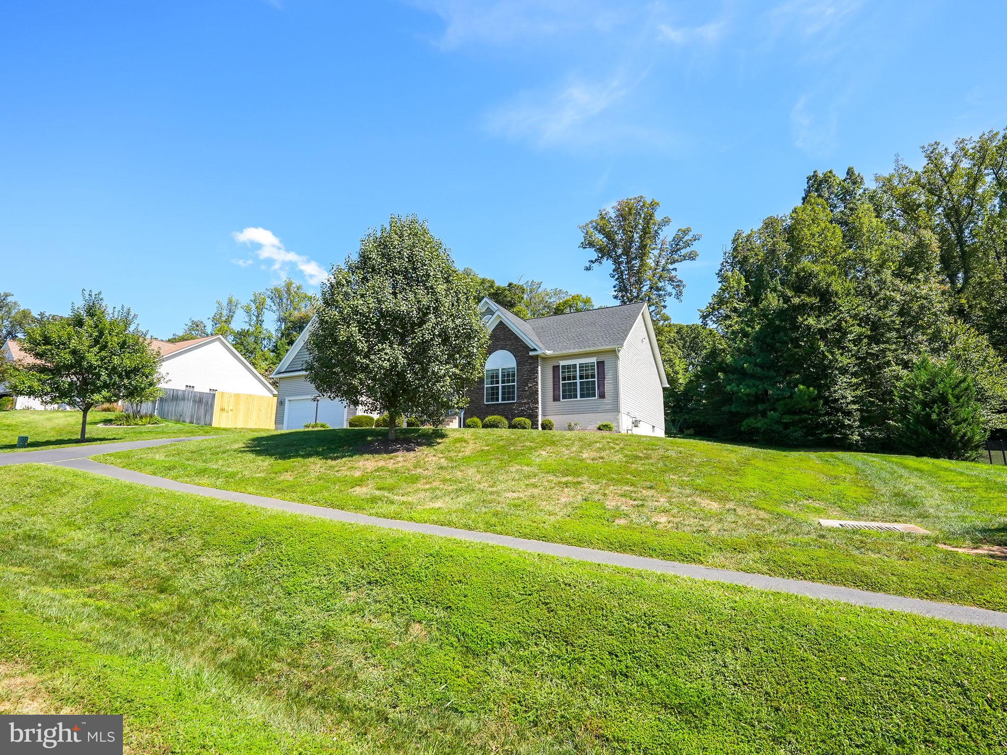 19 Towering Oaks Dr