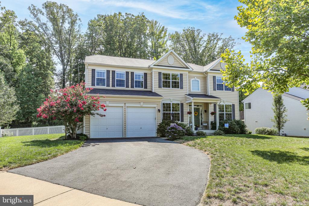 24 HOBART LANE