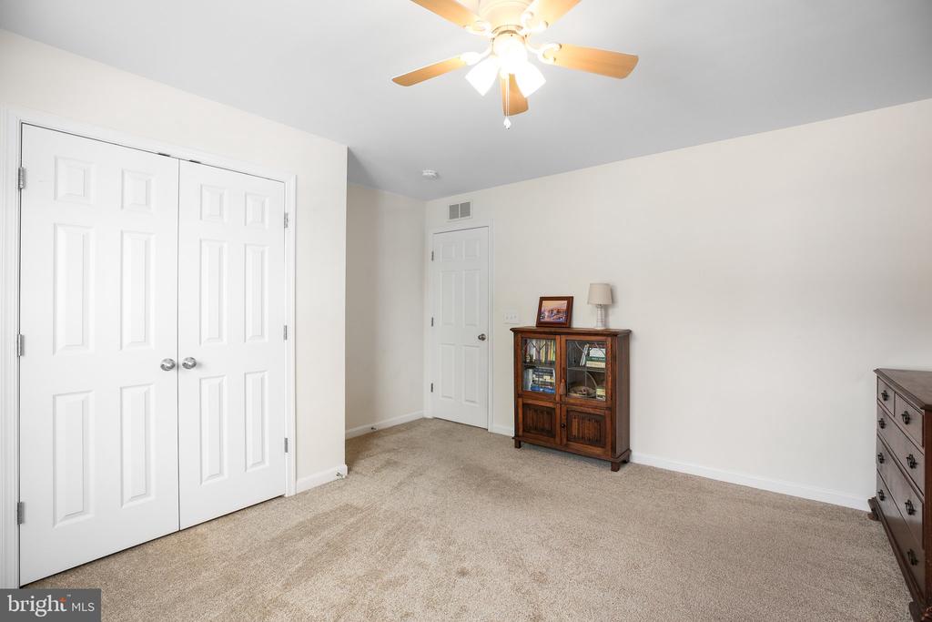 24 HOBART LANE