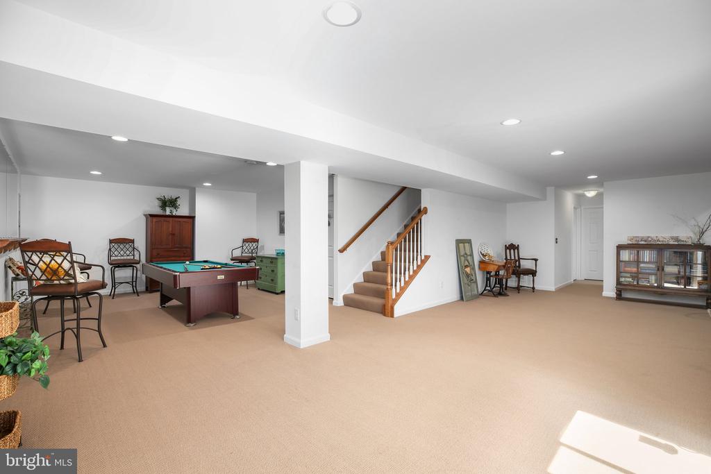 24 HOBART LANE