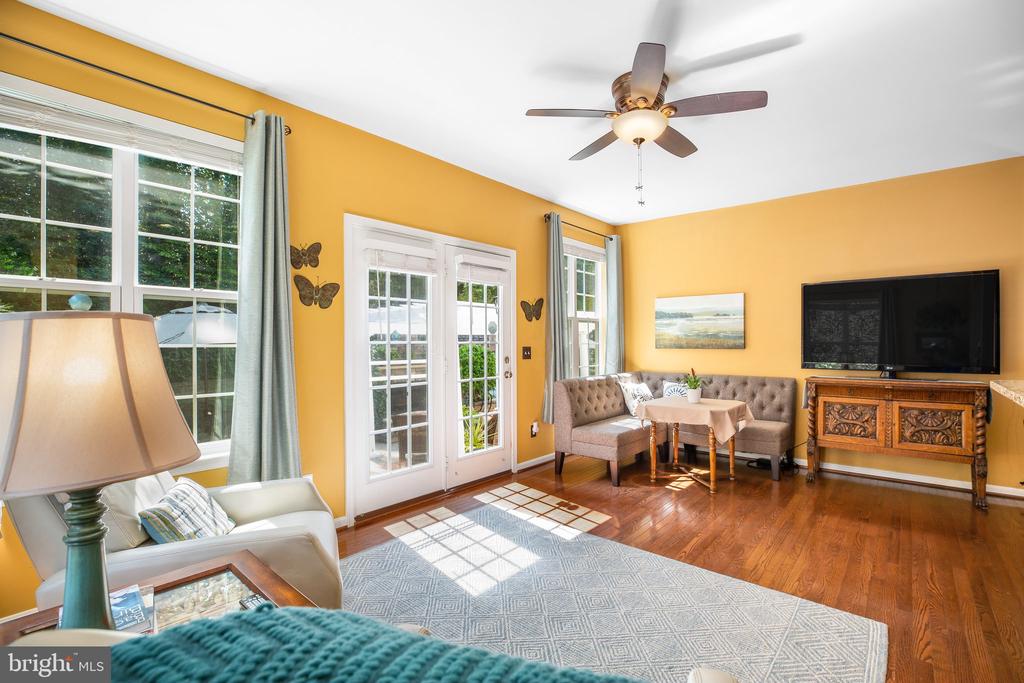 24 HOBART LANE