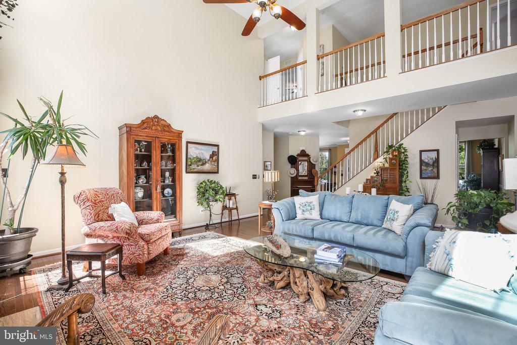 24 HOBART LANE