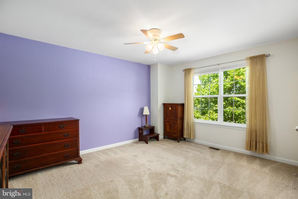 24 HOBART LANE