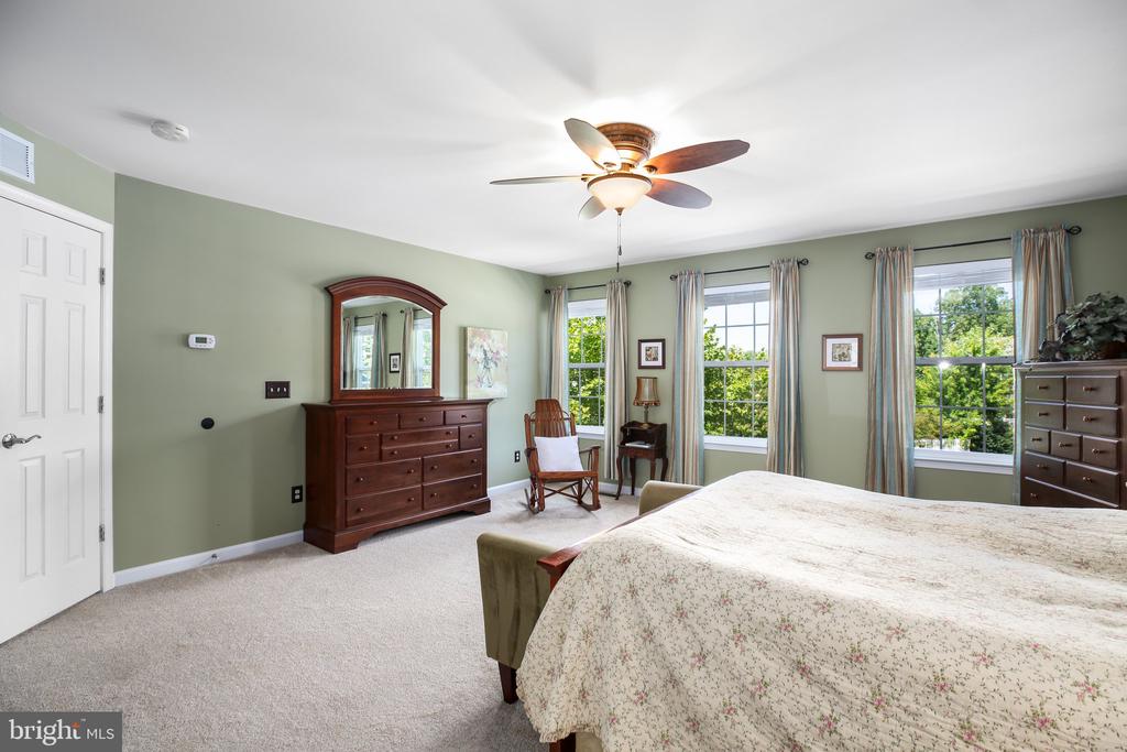 24 HOBART LANE