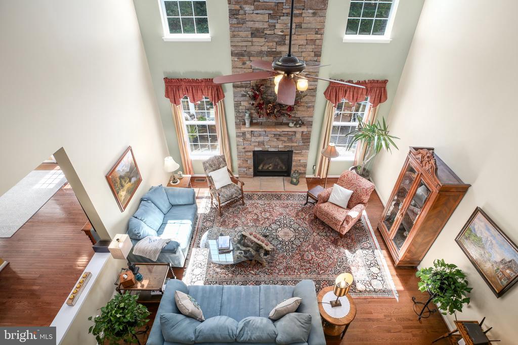 24 HOBART LANE