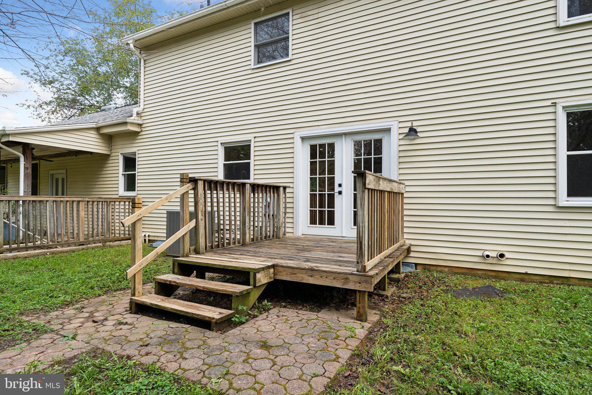 534 Marlborough Point Rd