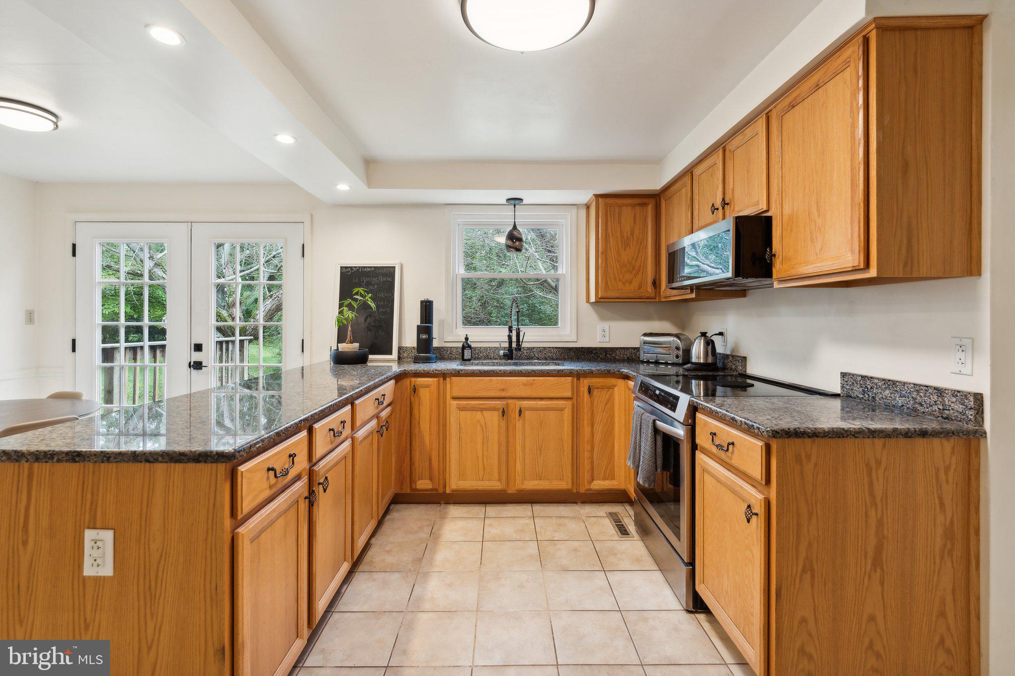 534 Marlborough Point Rd