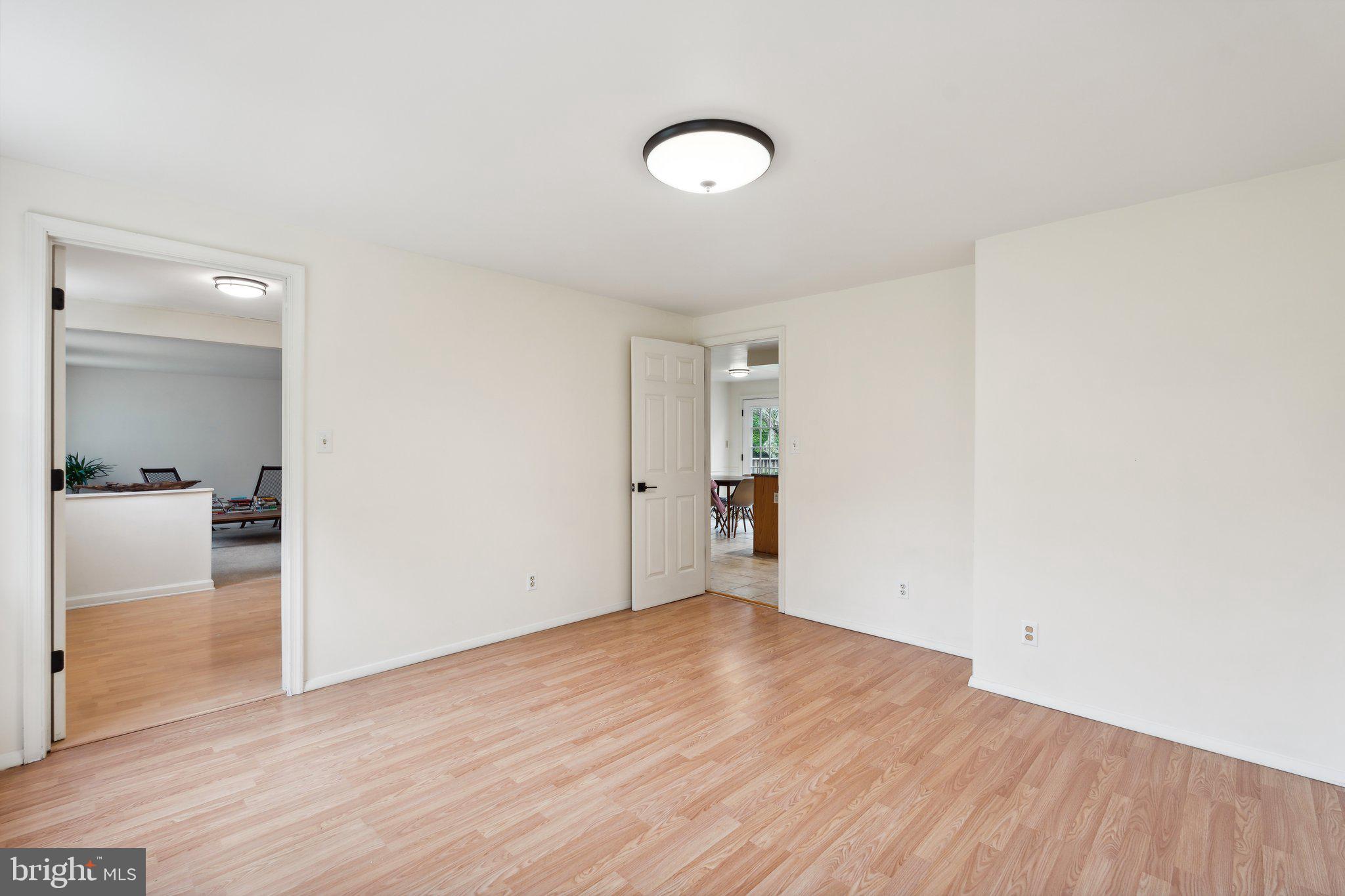 534 Marlborough Point Rd