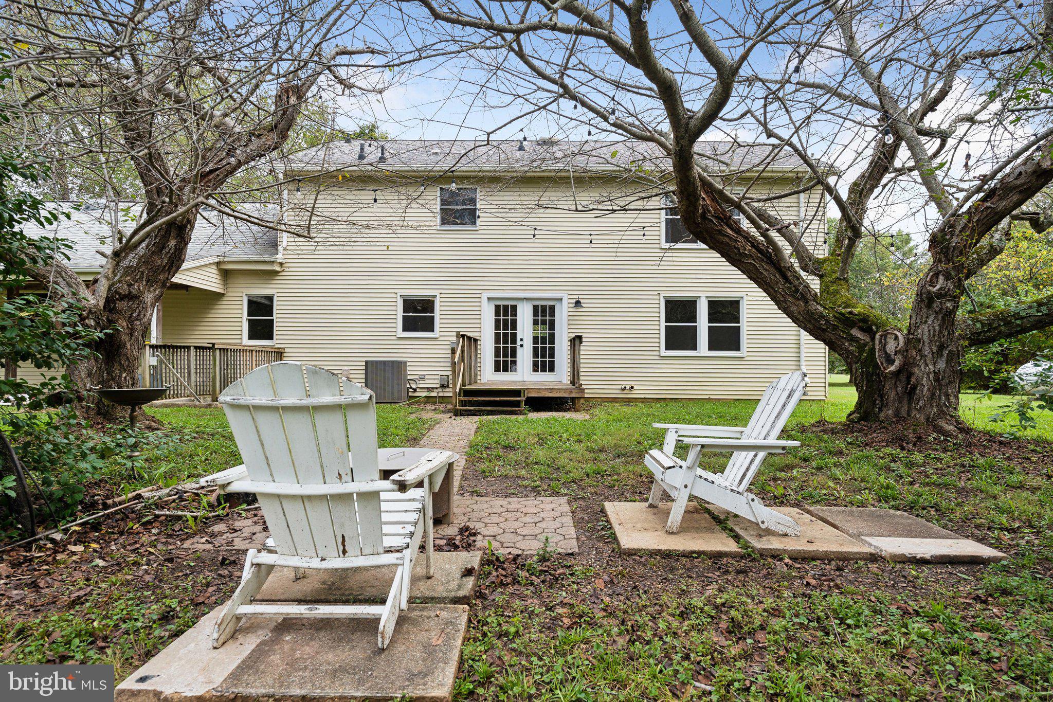 534 Marlborough Point Rd