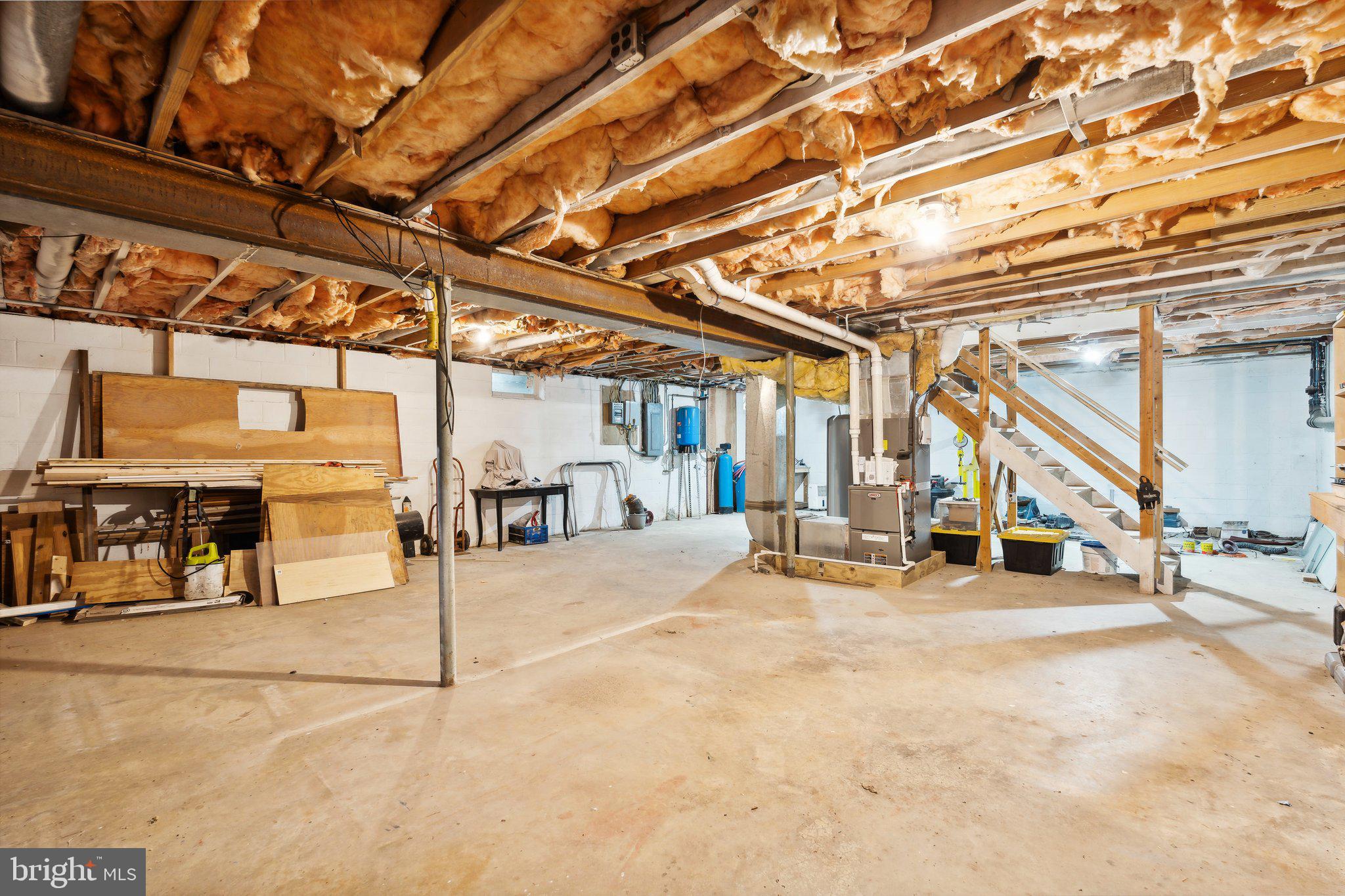 534 Marlborough Point Rd