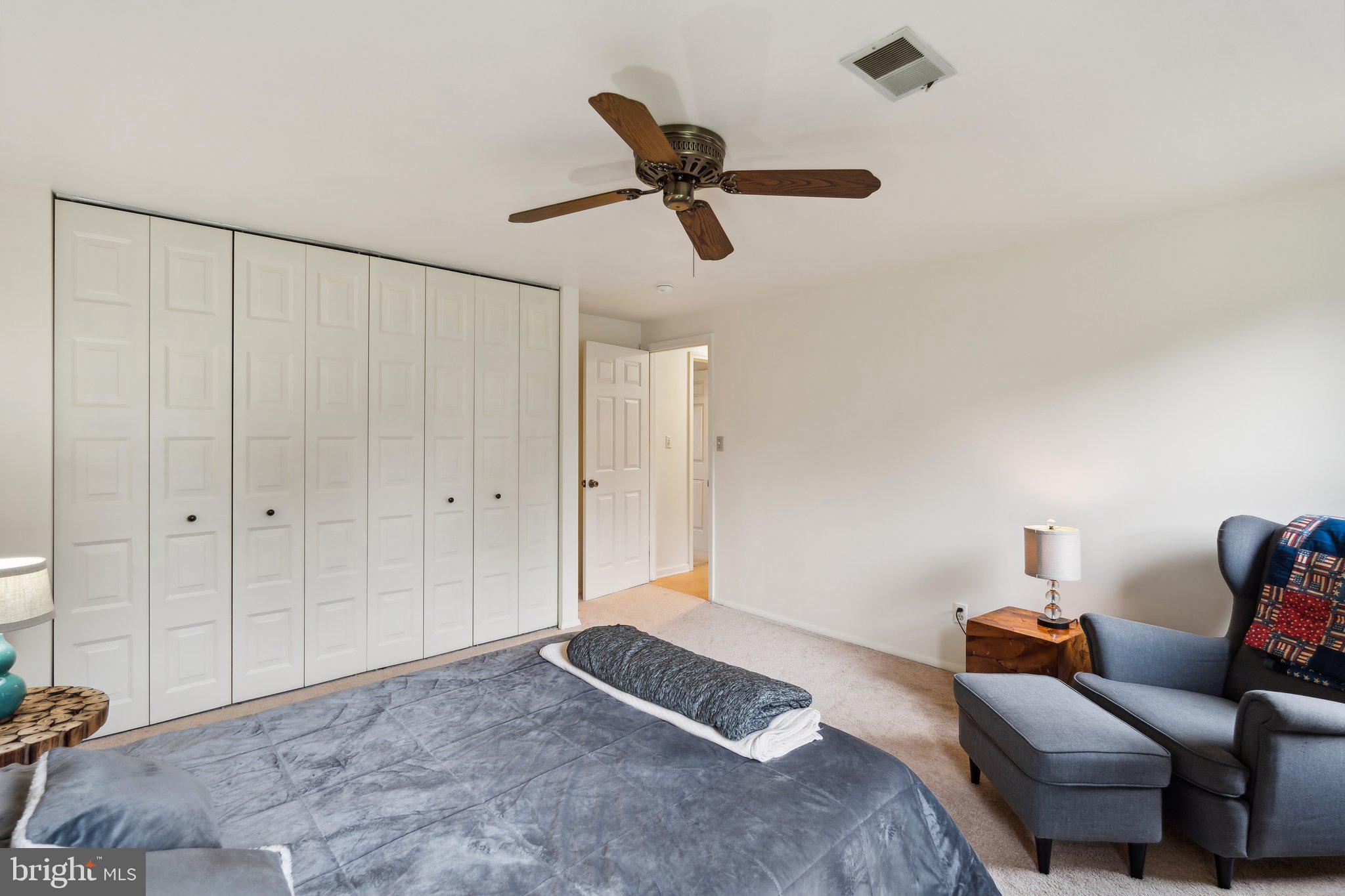 534 Marlborough Point Rd
