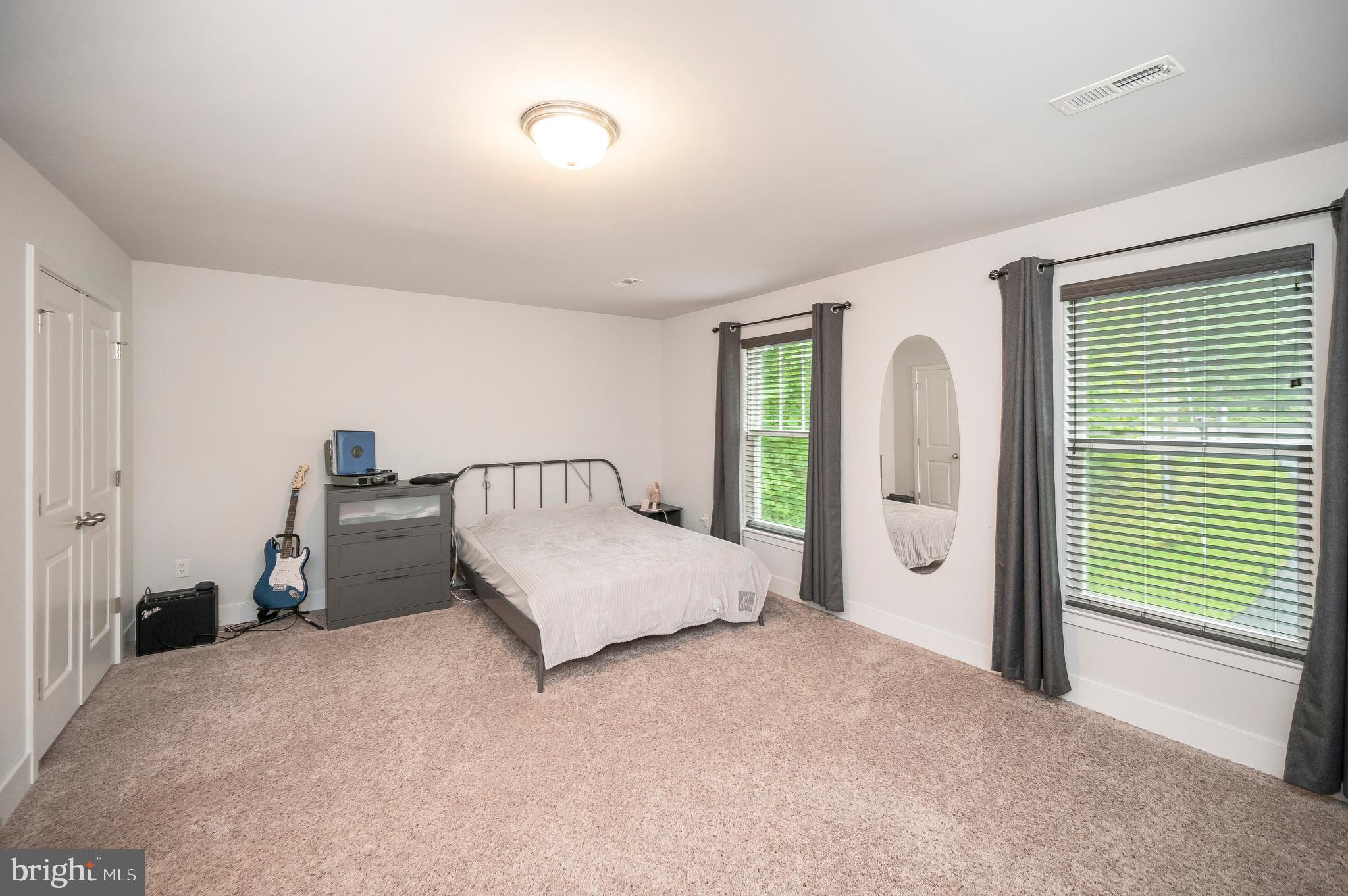 12 Saint James Ct