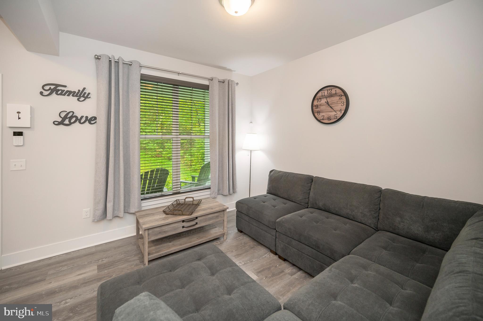 12 Saint James Ct