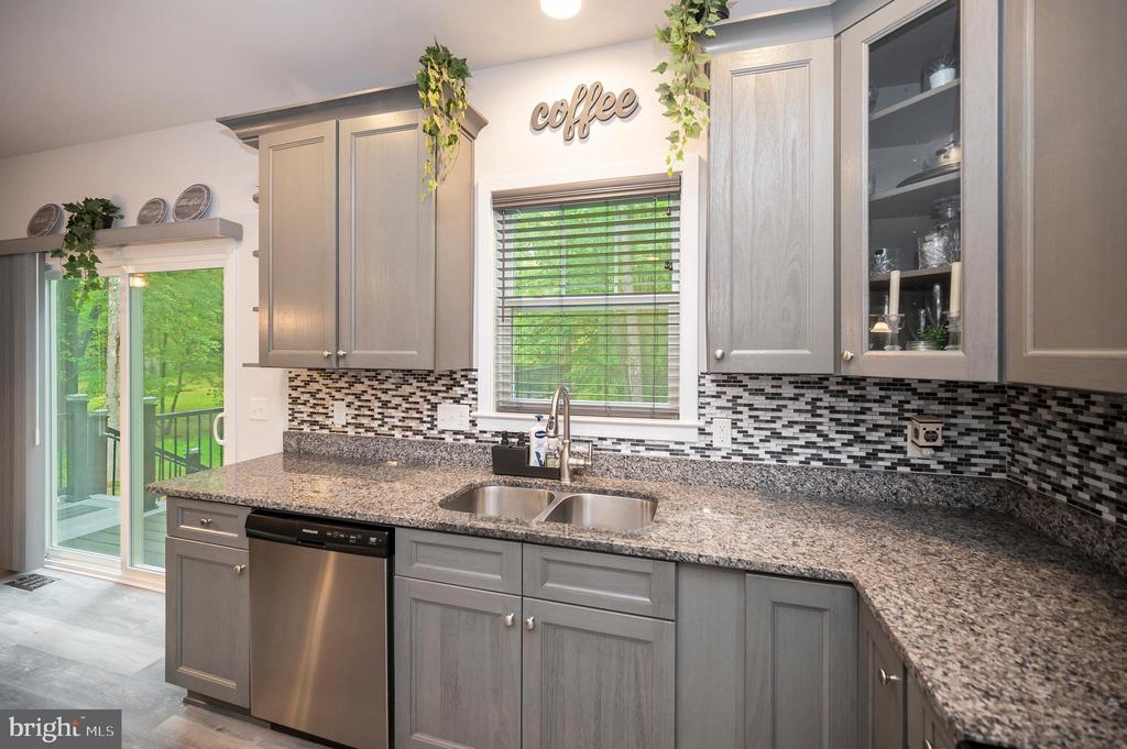 12 Saint James Ct