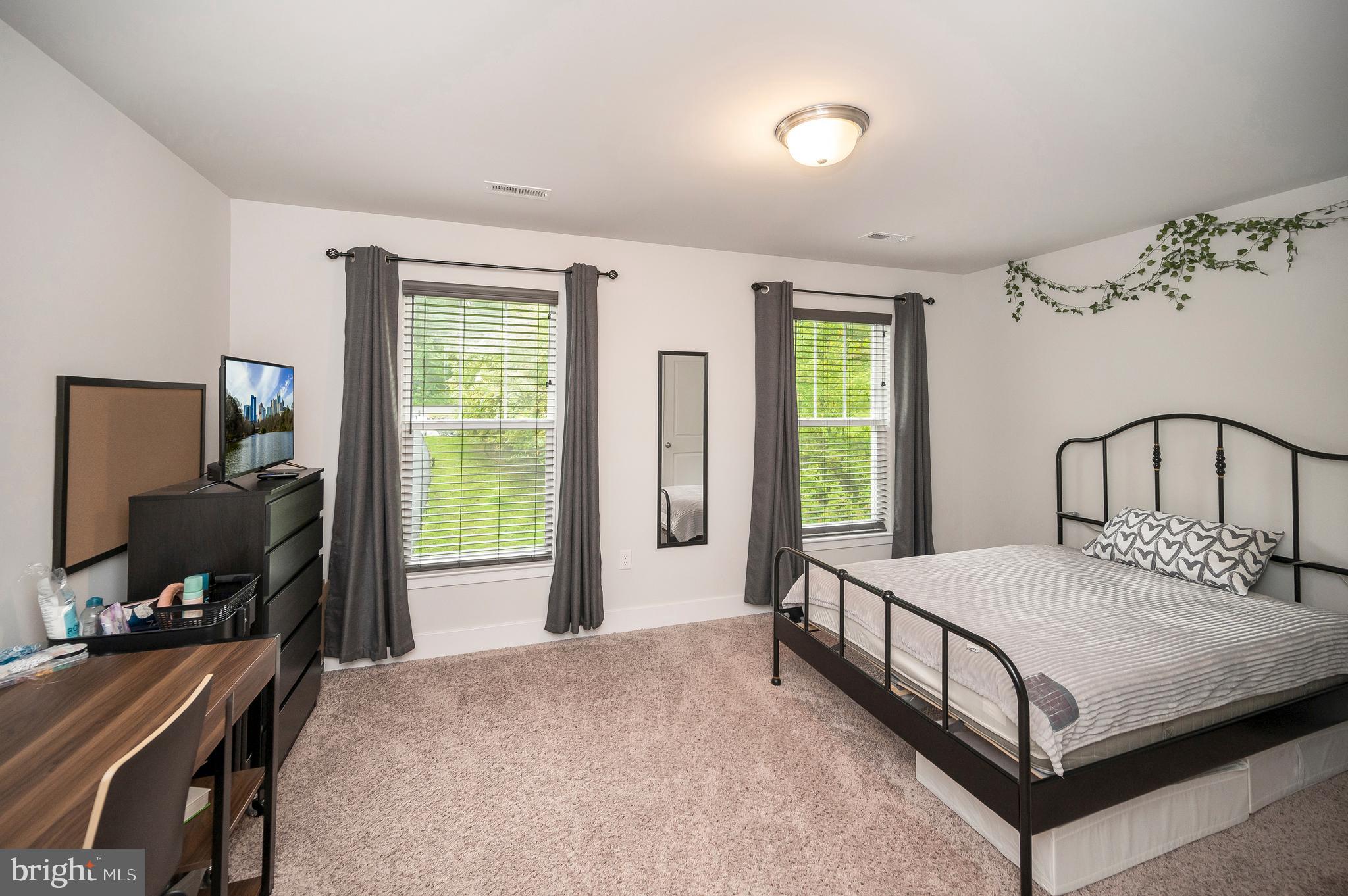 12 Saint James Ct