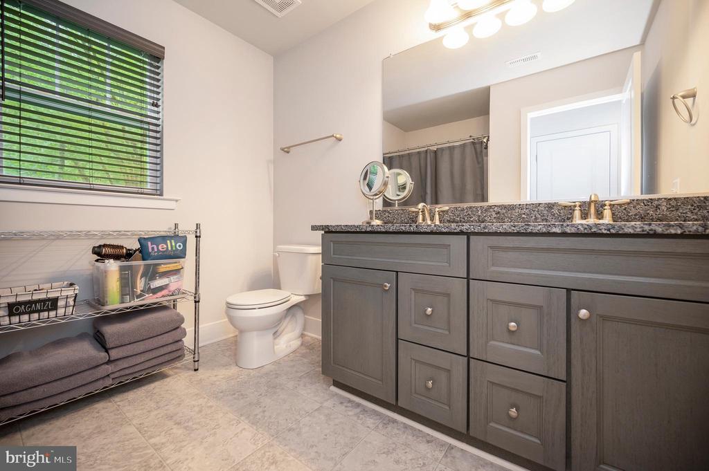 12 Saint James Ct
