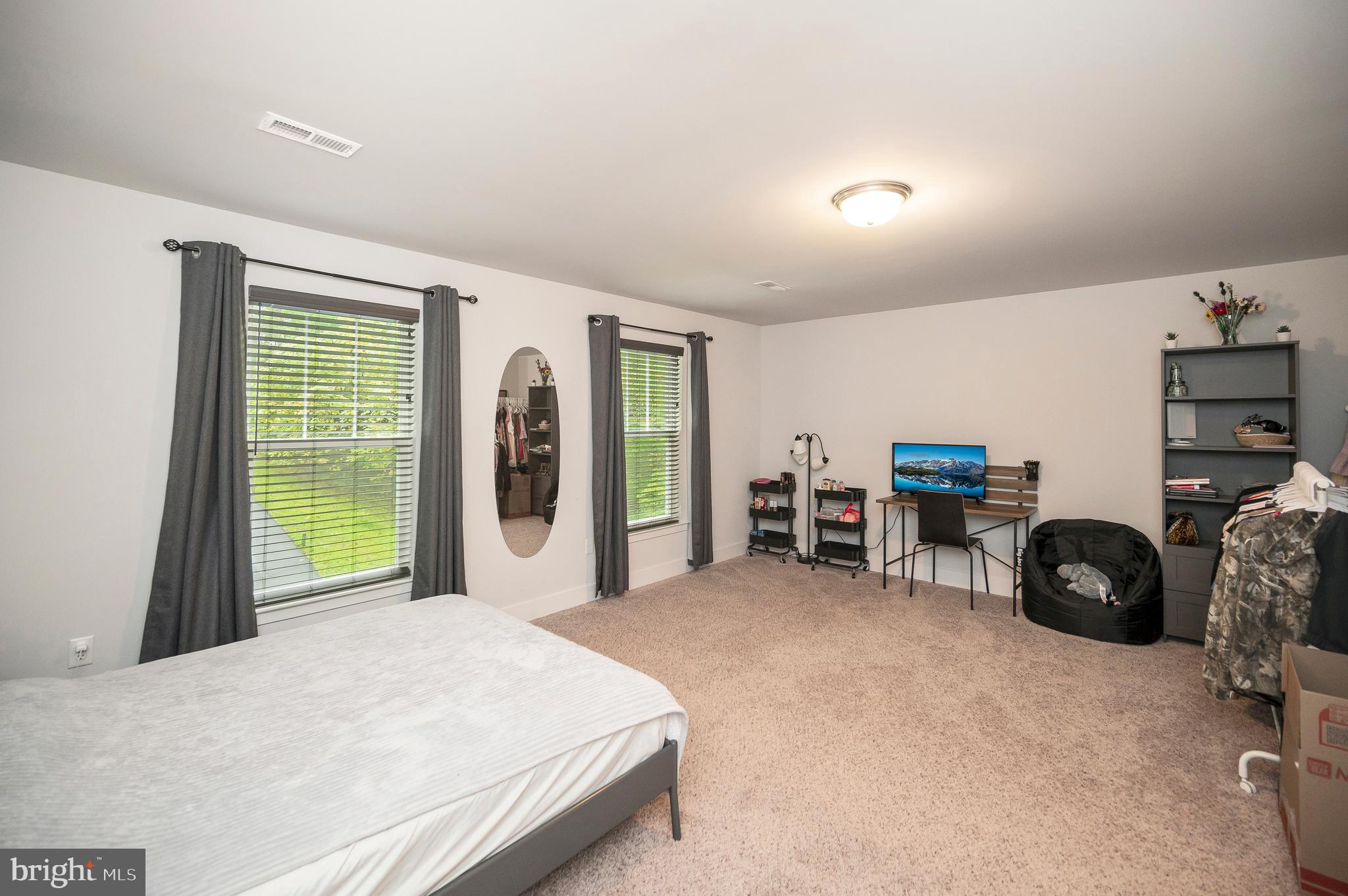 12 Saint James Ct