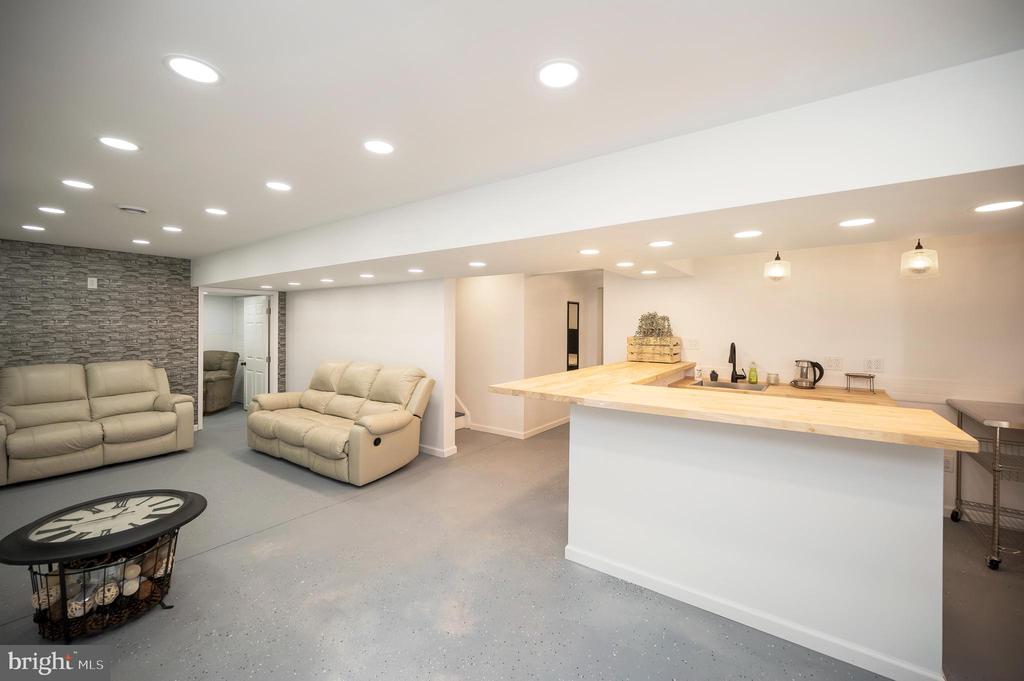 12 Saint James Ct