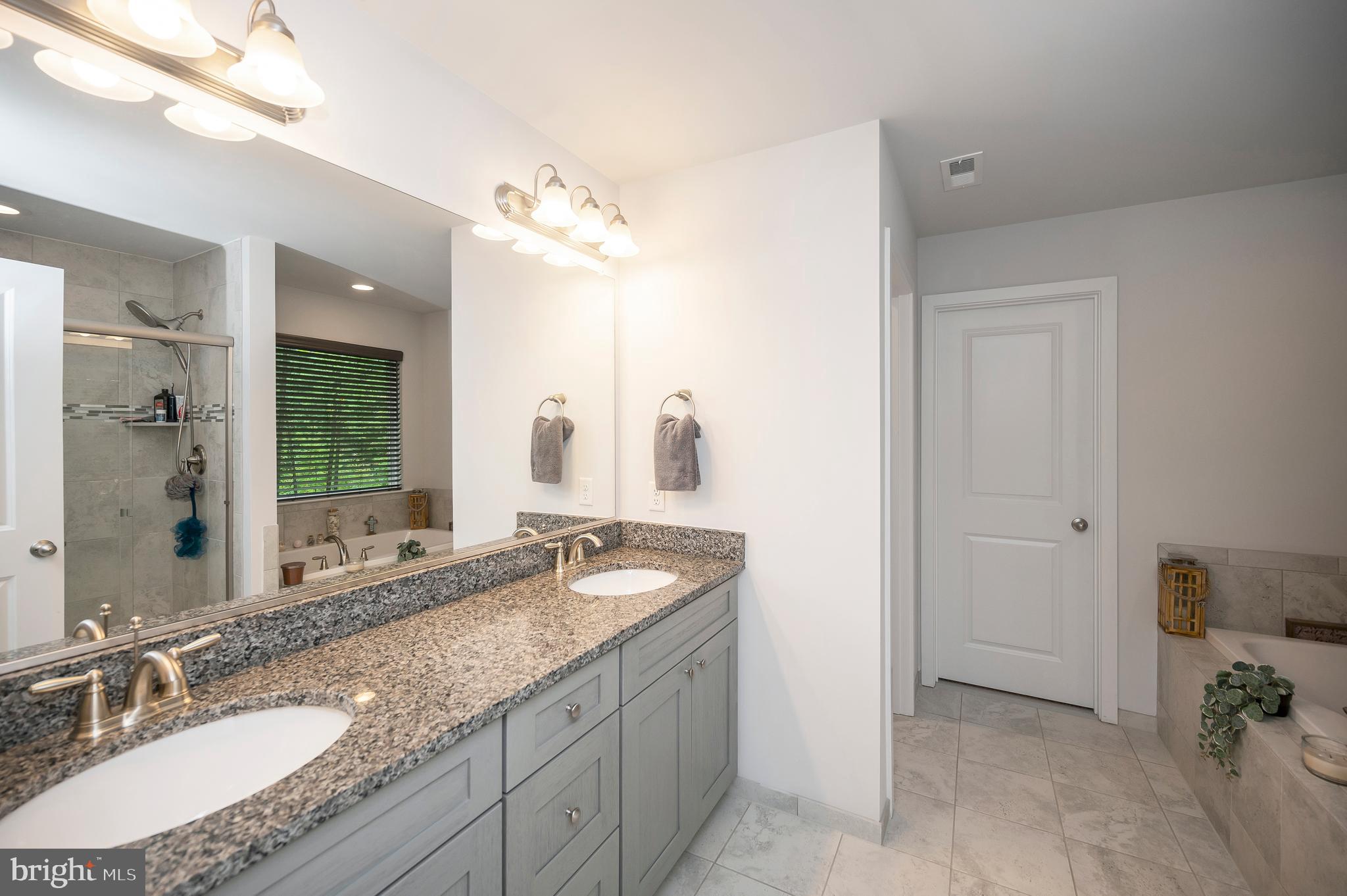 12 Saint James Ct