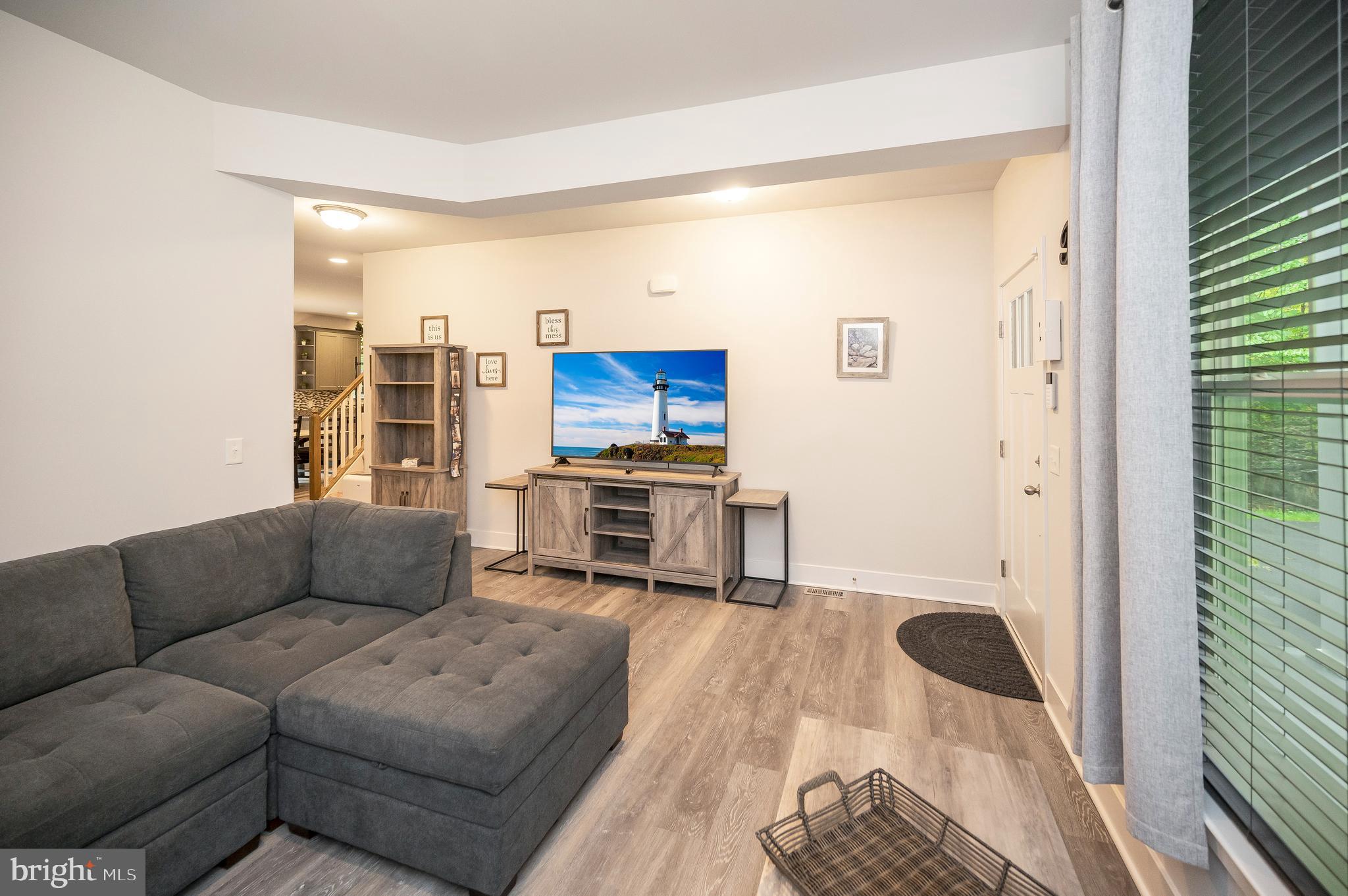 12 Saint James Ct