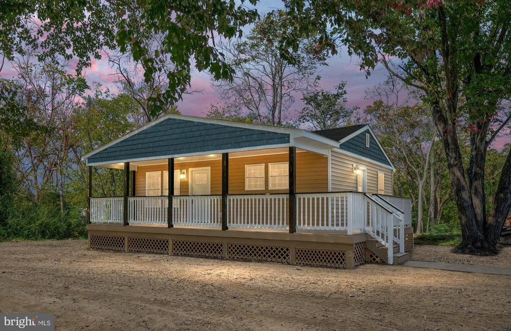 611 WHITE OAK ROAD
