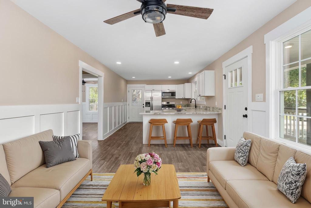 611 WHITE OAK ROAD