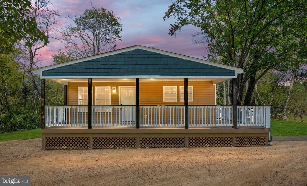 611 WHITE OAK ROAD