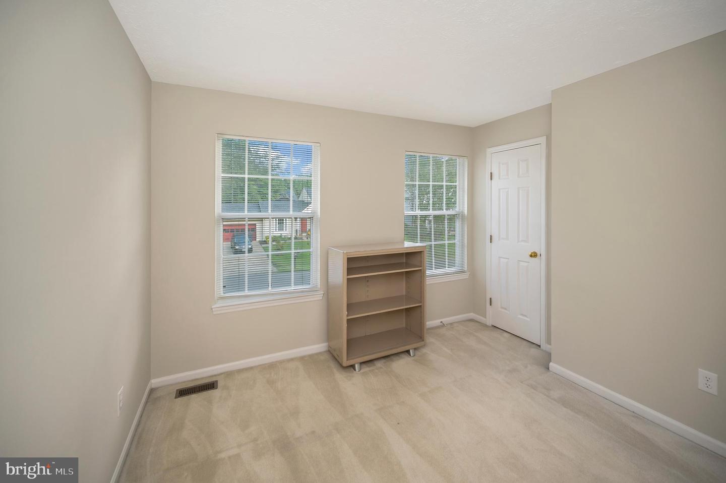 30 Rocky Way Dr