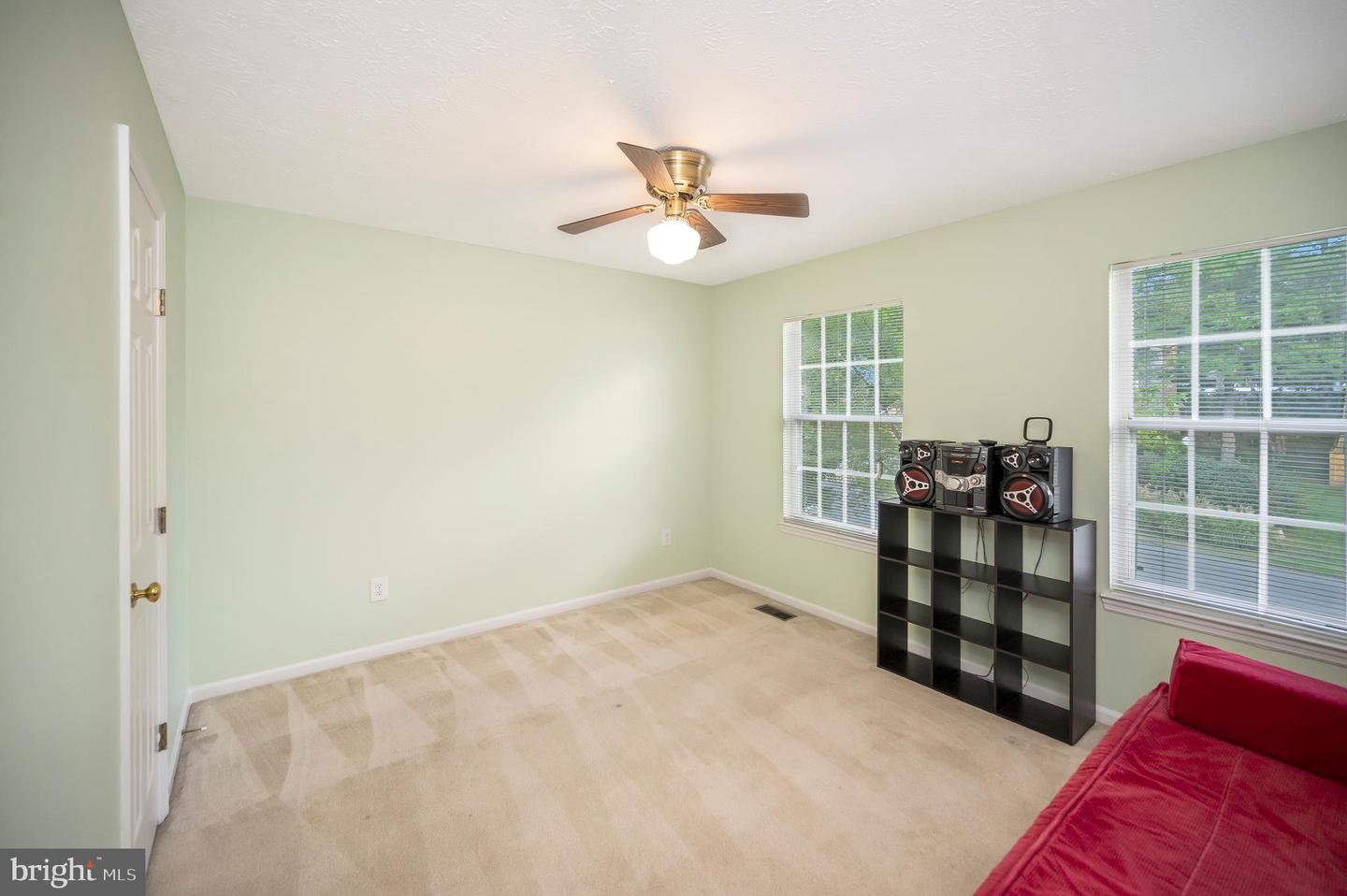 30 Rocky Way Dr