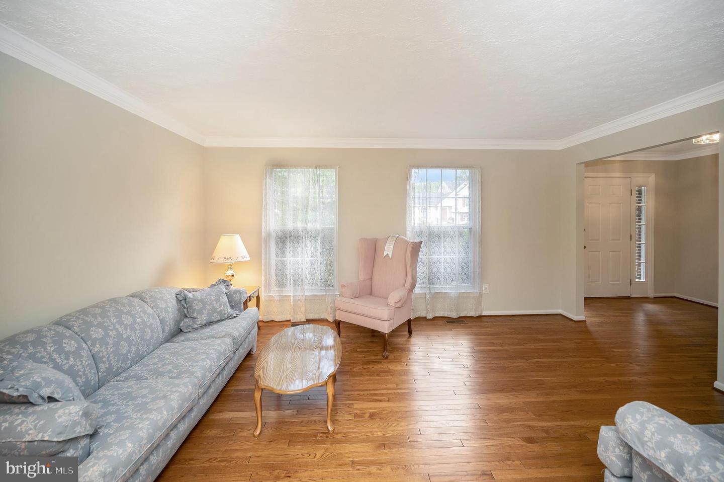 30 Rocky Way Dr