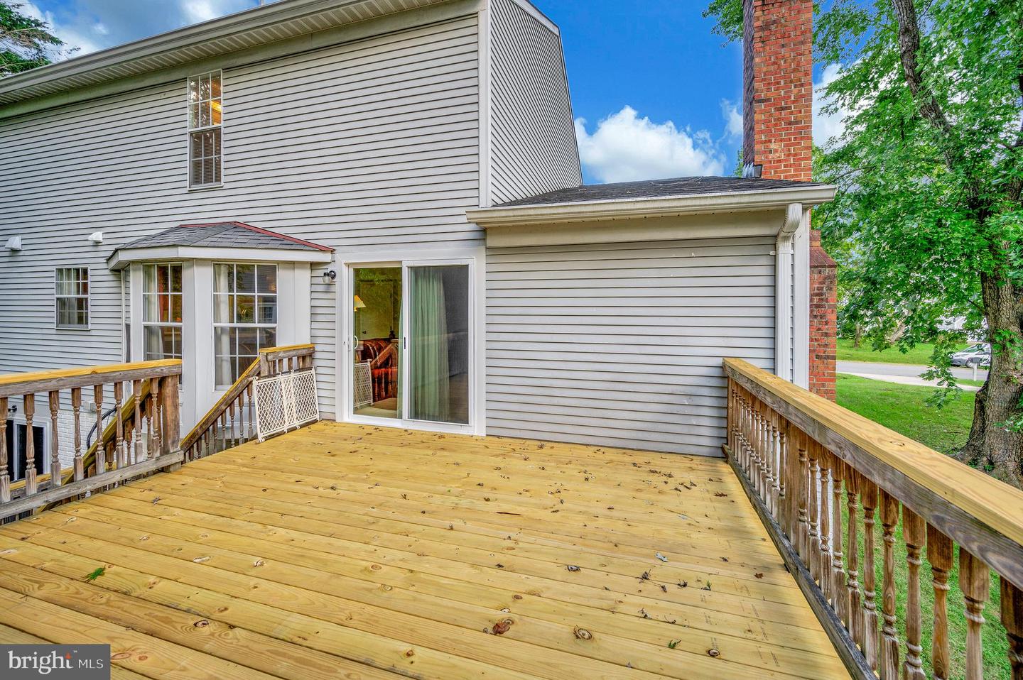 30 Rocky Way Dr