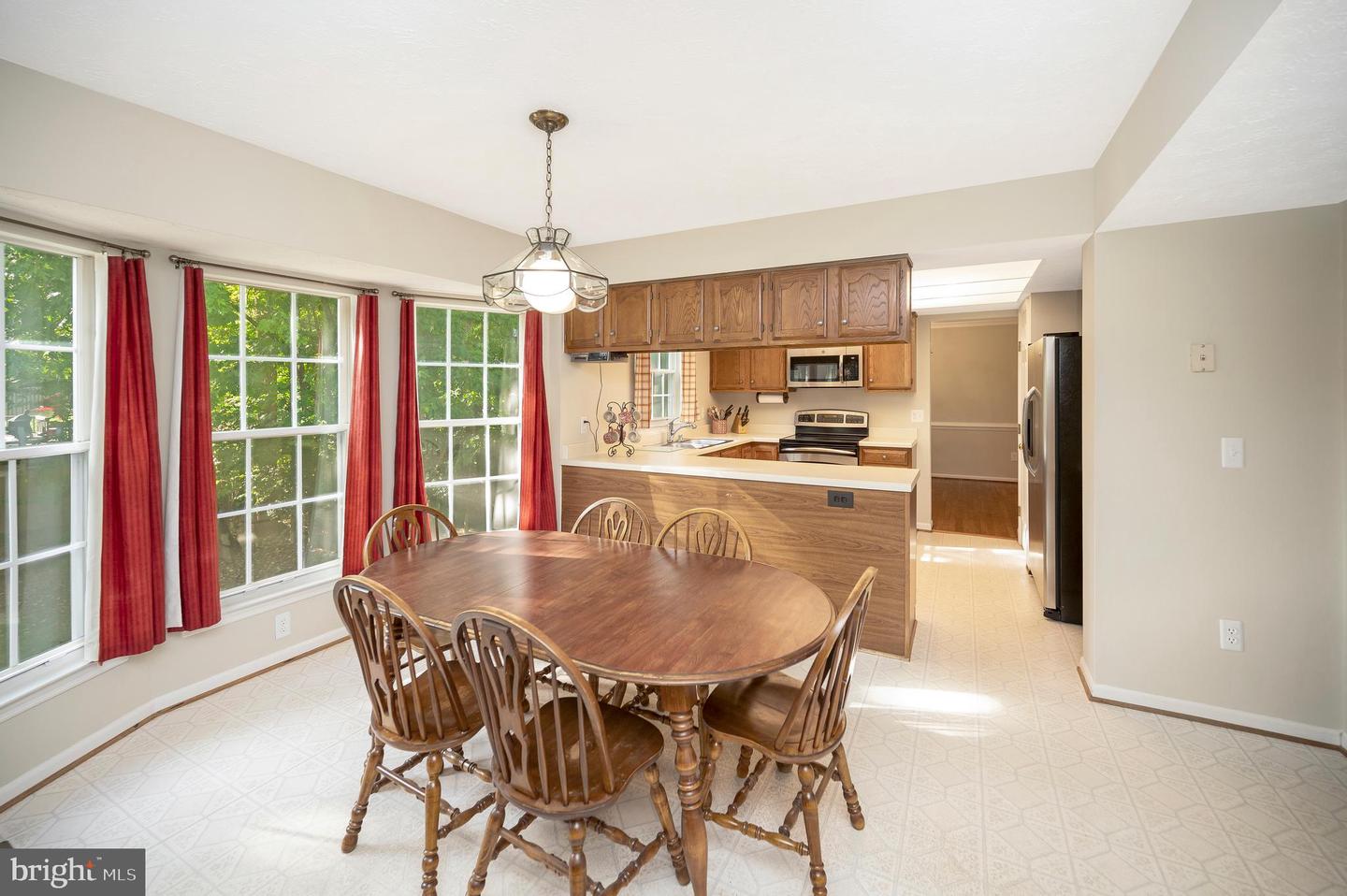 30 Rocky Way Dr