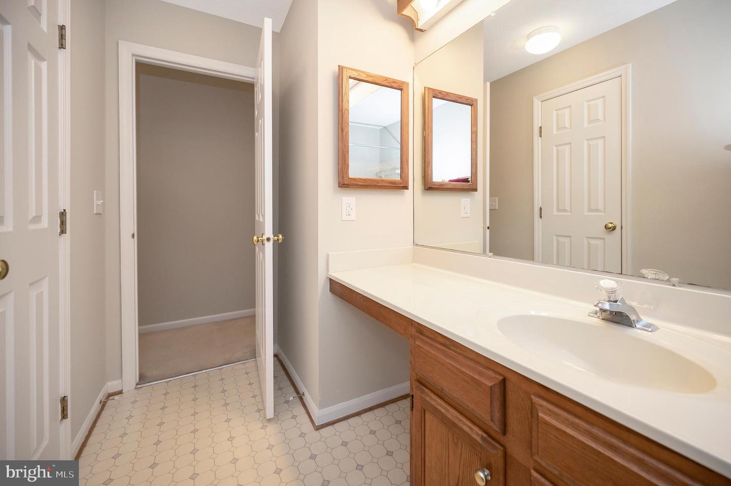 30 Rocky Way Dr