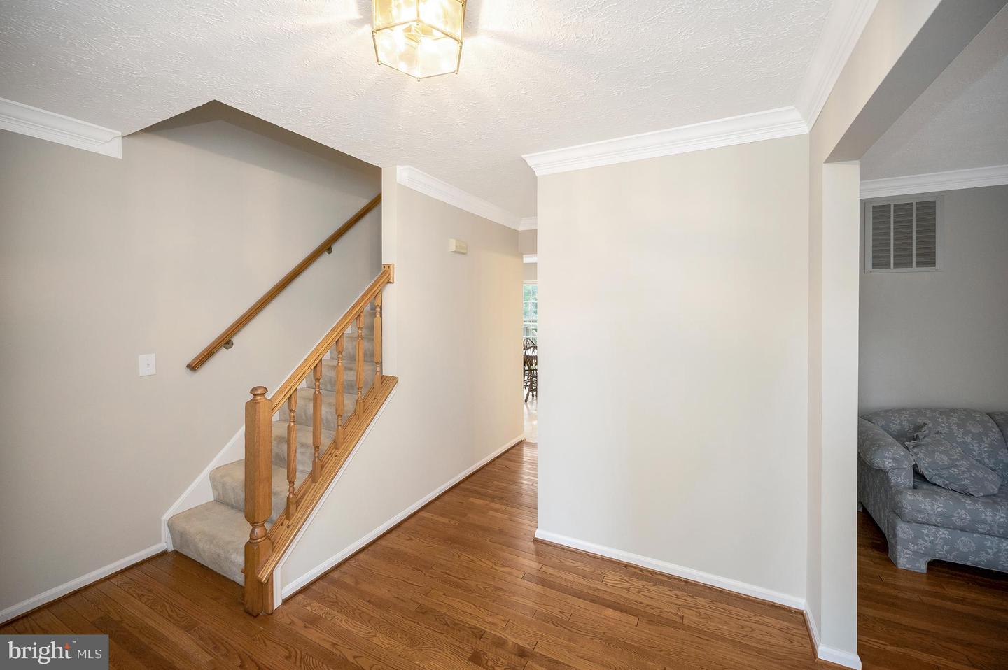 30 Rocky Way Dr