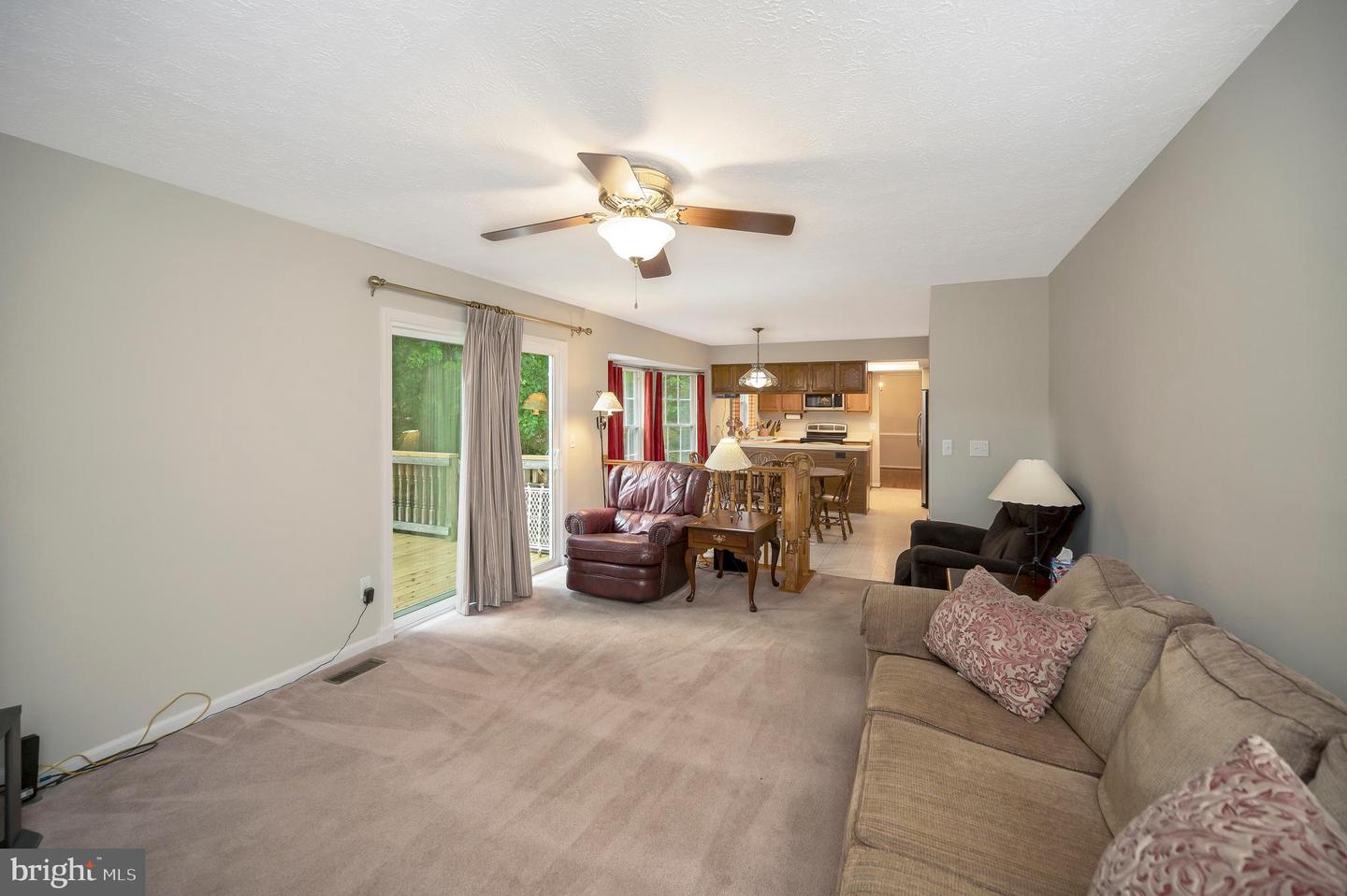 30 Rocky Way Dr