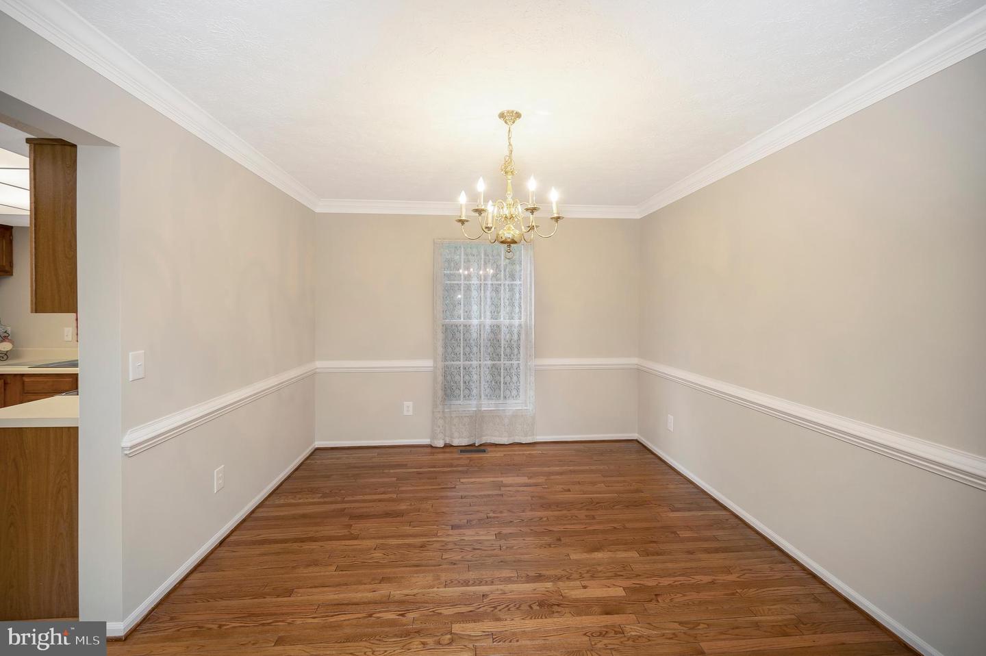 30 Rocky Way Dr