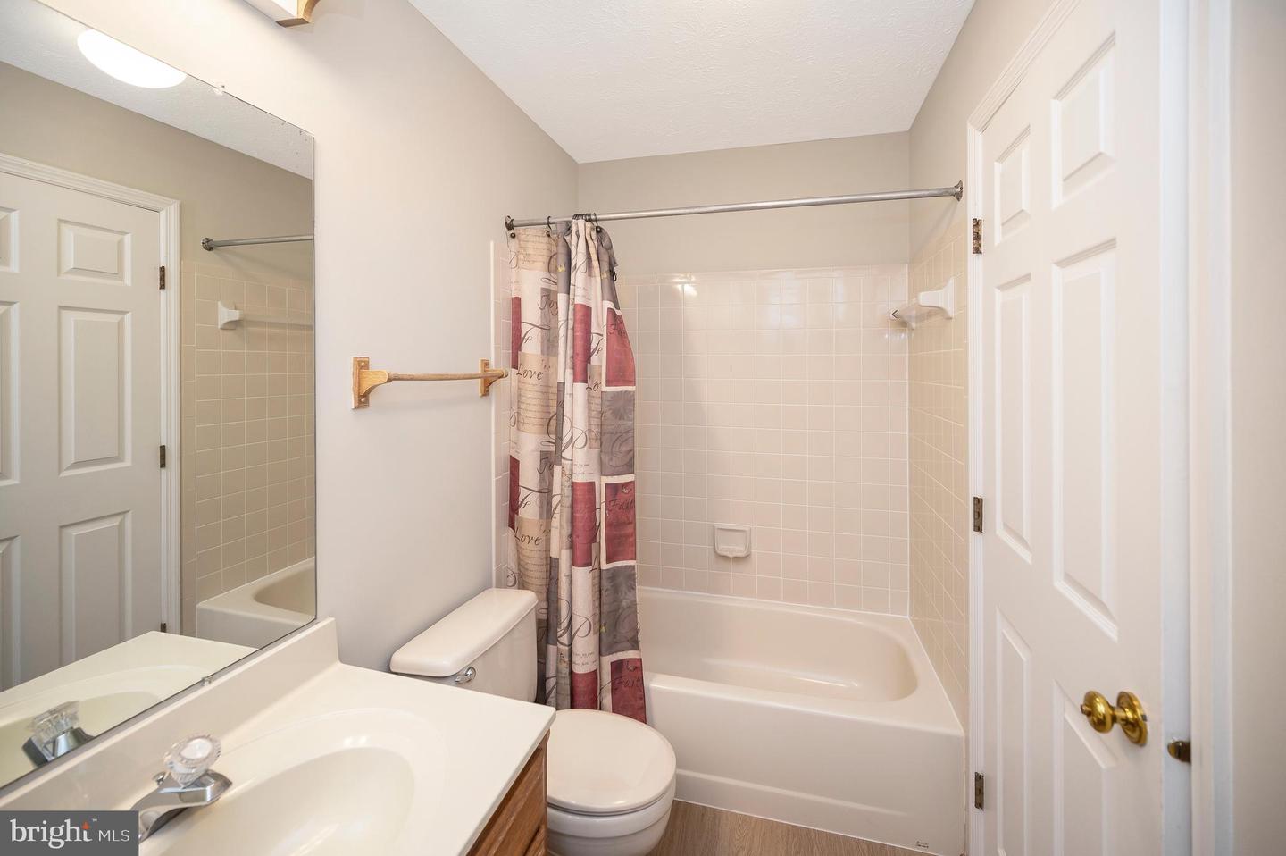 30 Rocky Way Dr