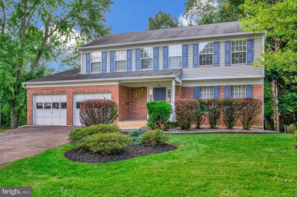 30 Rocky Way Dr