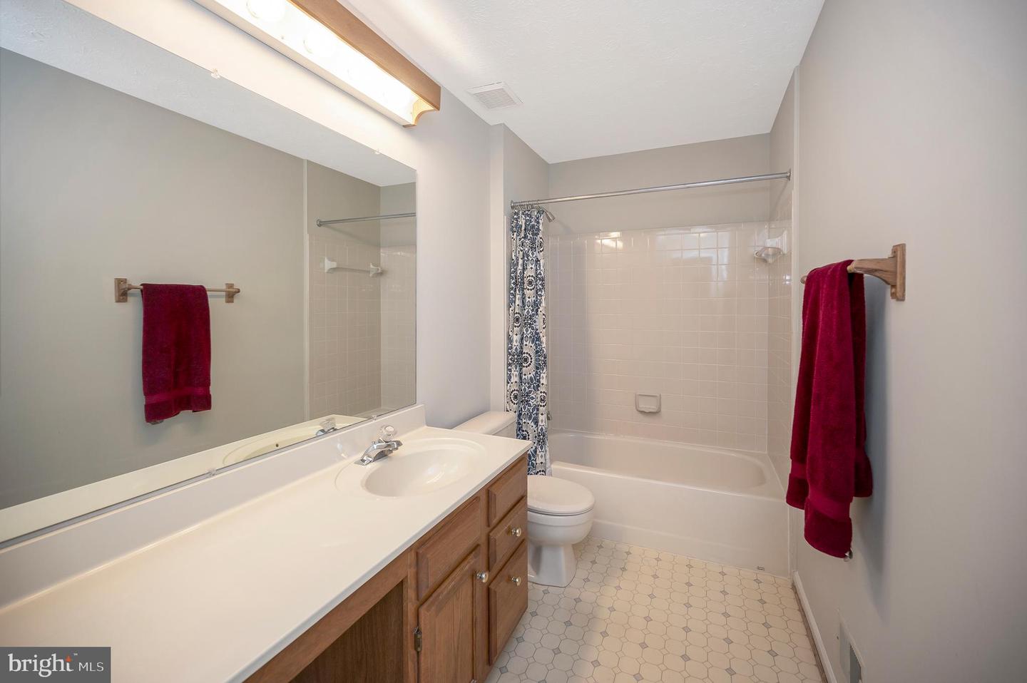 30 Rocky Way Dr