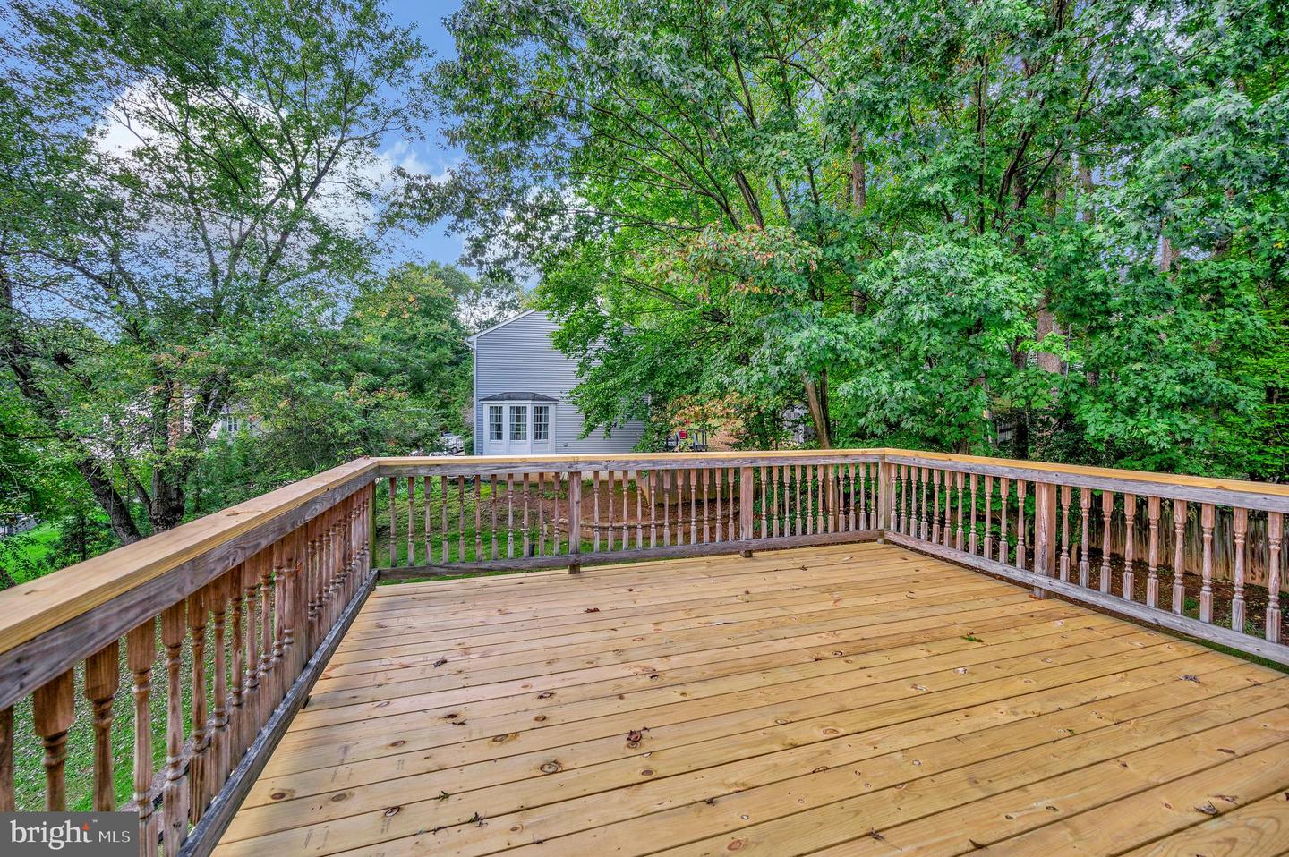 30 Rocky Way Dr