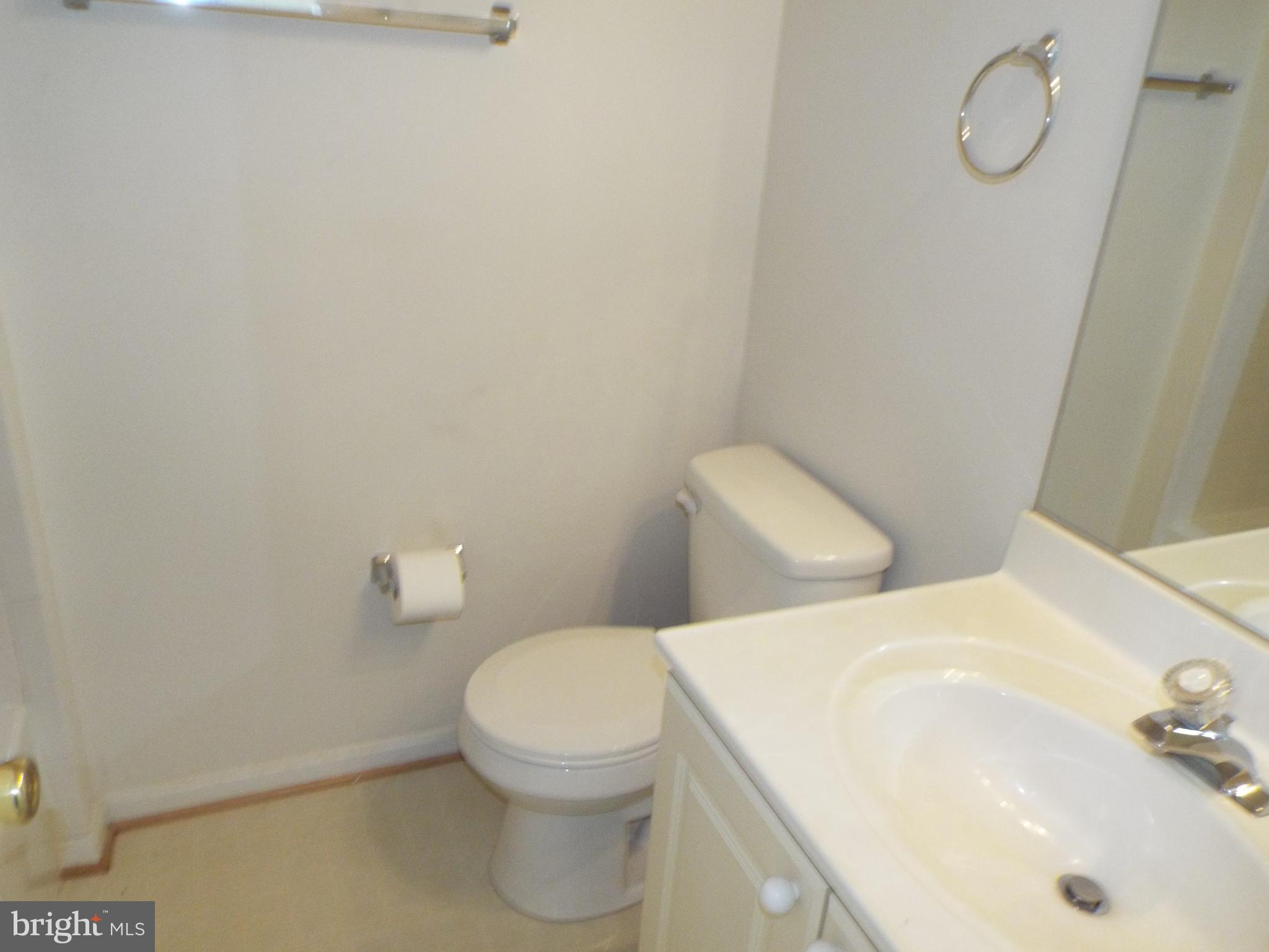 7 Woodmont Ct