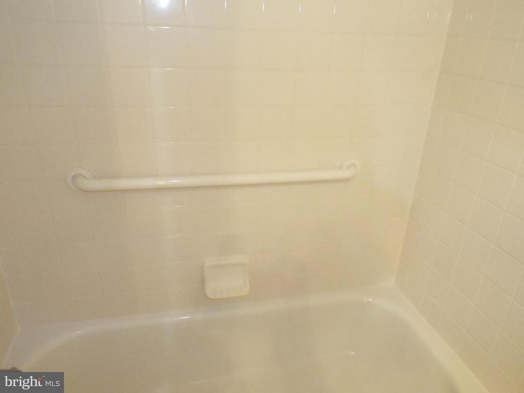 7 Woodmont Ct