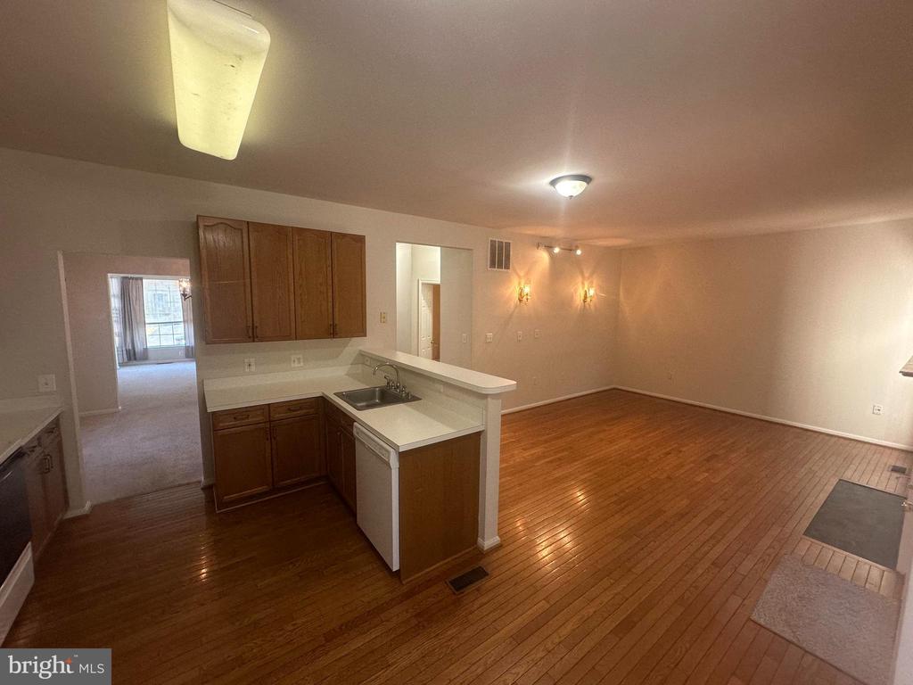 7 Woodmont Ct
