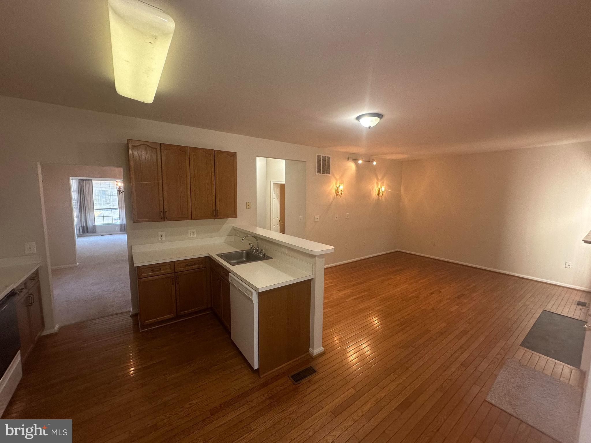 7 Woodmont Ct