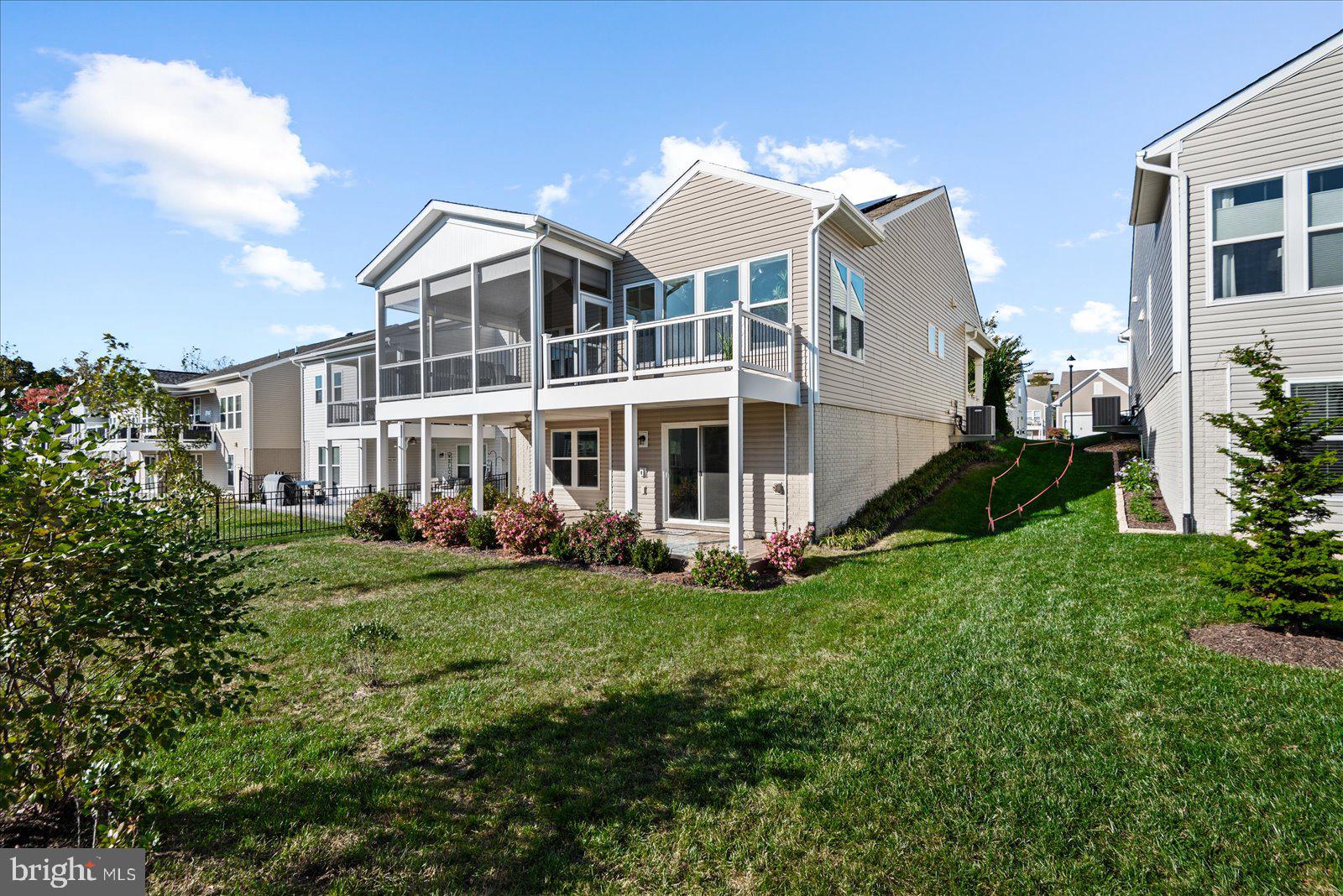 11 Pensacola St