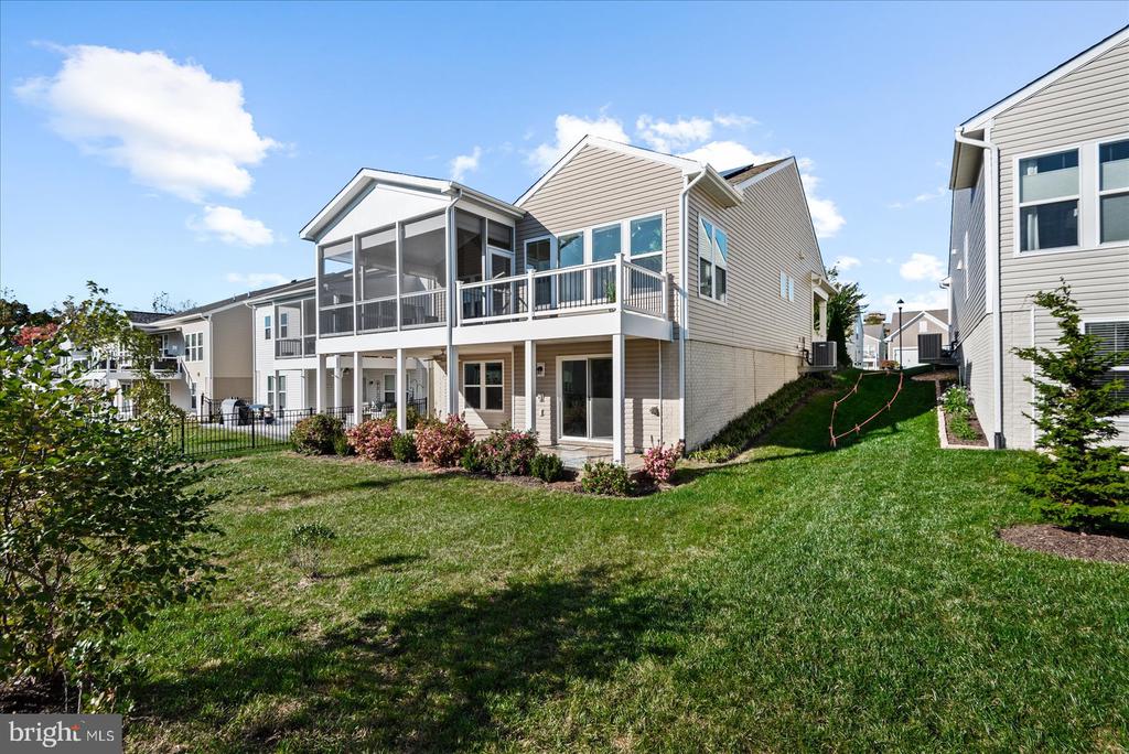 11 Pensacola St